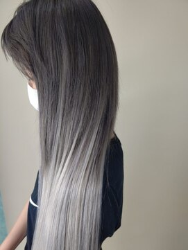 ウィット アンド ラファム Wit &La Famme グレーのバレイヤージュカラーから3色ルーズミックスエクステ