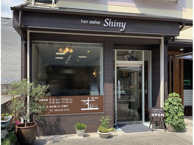 ヘアアトリエ シャイニィ(hair atelier Shiny)