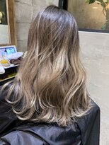 アルカナ 明治神宮前原宿(ARCANA)&nbsp;パールベージュ　ベージュカラー グラデーションカラー　hiro