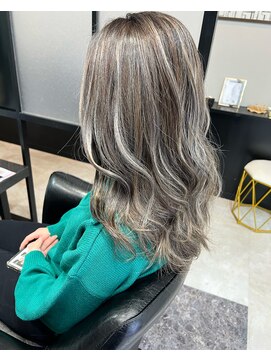 モノ アンド イニ(Mono & inni) ハイライト