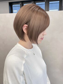 ロイ(Roi) ◎愛されショートボブミルクティーベージュ艶髪