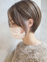 テクネ 天神大名(techne)&nbsp;天神大名今泉ショートヘア顔周りレイヤーボブくびれショートボブ