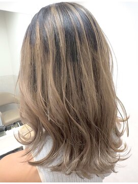 サロウィン 那覇店(SALOWIN) 大人かわいいパールグレージュ