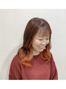 暖色ベージュ×オレンジ