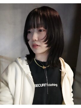ソワ オモテサンドウ(SOIE OMOTESANDO) 顔まわり　layer cut