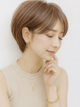 ウィールールピヴォクロス(WE RULE pivot cross)の写真/【札幌/大通】白髪を隠さず「活かす」ハイライト。半個室の落ち着いた空間で、自分史上最高の艶カラーへ。