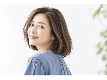 スイ(sui.)の写真/毎朝のアイロンから卒業。自然にまとまる扱いやすい髪へ