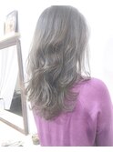 【Marlイルミナカラー】グレージュのふんわりロング