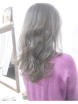 ヘアーアンドアトリエ マール(Hair&Atelier Marl) 【Marlイルミナカラー】グレージュのふんわりロング