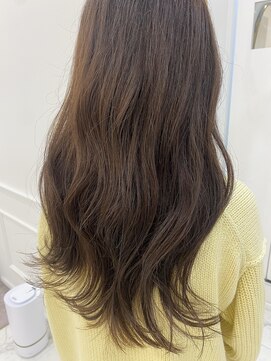 リルミー(Lilme) 暗髪歴ありの髪をカラー剤だけで明るく♪<原田>