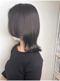 暗髪カラー　外ハネスタイル