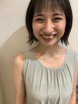 カーム(calm)&nbsp;★外ハネボブ大人グレージュ前髪小顔カットモテ髪