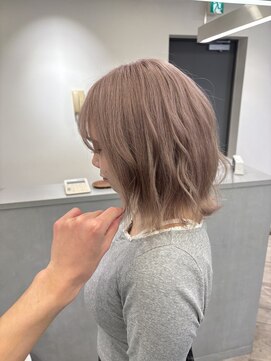 ルーブ トウキョウ(Loob. TOKYO) 可愛げのある "やわらかミルクティー"