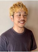 外国人風ハイトーン×無造作パーマ