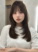 美髪レイヤーカットハッシュカット顔周りレイヤーフレンチバング