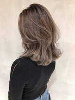 アルバム 新宿(ALBUM SHINJUKU)&nbsp;ホワイトペールレイヤー_外ハネボブアッシュブラウン_ba259774