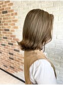 大人可愛い20代30代40代くびれミディアムレイヤーフェザーバング
