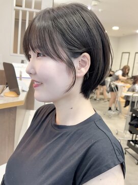 ビュー フクオカ(VIEW FUKUOKA) モードに大人可愛いダークアッシュイメチェンショートボブ