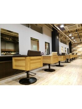 上前津駅から徒歩5分とアクセス抜群◎小さいお子様連れも大歓迎！ご家族で通える大須の実力派サロンです◇