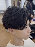 ワックス揉み込むだけで束感フェザーパーマ