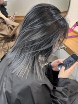 エイトデイズ 三宮駅前店(EIGHT days) バレイヤージュ シルバー