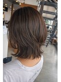 柔らかく動くくびれミディアムボブ