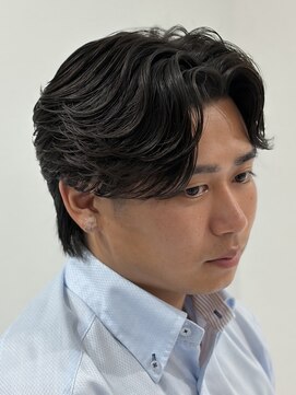 リベラル(liberal) センターパートフェザーパーマ