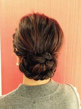 ラピア(Lapia) 三つ編みダンゴ