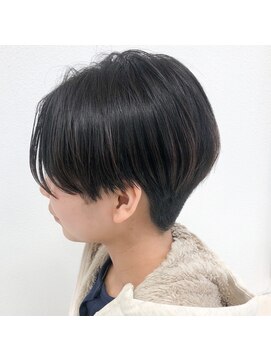 ジゼル(GiseL) 刈り上げショート