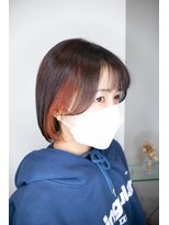 オラ ボーテ(Aura Beaute)&nbsp;イヤリングカラー オレンジ ショート 内巻きボブ