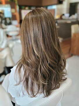 アトリエ atorie ハイライトカラー脱白髪染めハイライトケアブリーチ【岸和田】