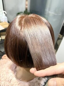 アリアバイエクラート 池袋店(ARiA by ECLART) 艶カラー。トリートメント