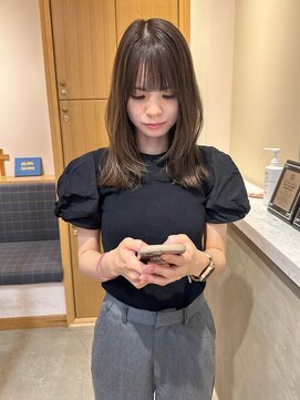 スムーク(smuk) 【smuk/岩澤美紅】フェイスレイヤー/ミディアムヘア