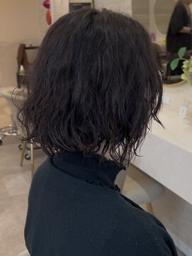 ラビス クローバー(Lovis clover) ボブに飽きたひとにおすすめボブパーマ♪あゆむ