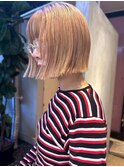 ブリーチ ハイトーン 抜きっぱなしブロンド 切りっぱなしボブ