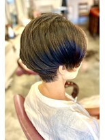 サーティエイト(38) 50代えりあし美人丸みくびれハンサムショートヘア