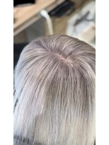 アッシュ 戸田公園店(Ash)&nbsp;透明感シルバーカラーで白髪ぼかし