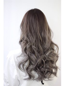 ペスカ 札幌大通店(pesca) 【pesca 札幌大通】外国人風ハイライトアッシュグレージュ