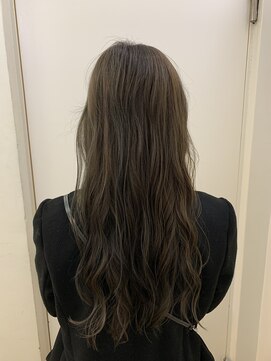 パティオン(PATIONN) ロングスタイル☆ハイライトを入れて動きのあるスタイルに！