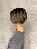 ブロッサム 東久留米店(Blossom)&nbsp;20代30代アッシュグレージュくびれボブ耳掛け透明感