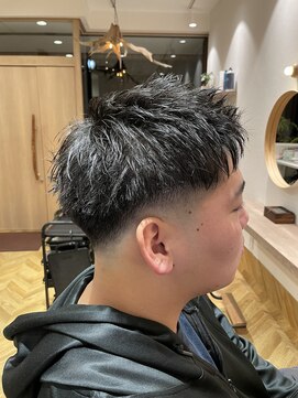 ユニ(uni) アップバングスキンフェード