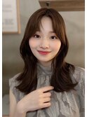 韓国風巻き外ハネくびれレイヤー前髪無しセンターパート