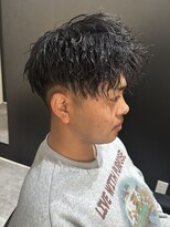 ヒュイル バイ ニアウ(Hwyl by Niau) メンズショートパーマツイストパーマスパイラルパーマ刈り上げ