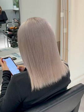 シエラ 南船場(CIERA.) イメチェン美髪ホワイトブロンドミルクティーベージュ