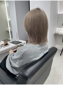 ベージュ