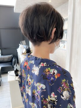 キャアリー(Caary) 福山市人気キャアリー大人刈り上げショート、ベリーショート