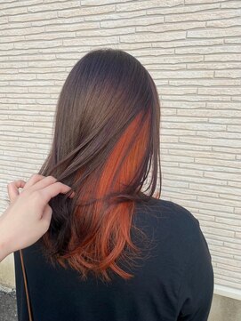 美容室 フォーリア Foglia ミディアムレイヤー　インナーカラー