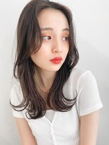 レア 表参道(L'ea)&nbsp;・大人ガーリーダークアッシュミディアムレイヤー似合わせカット