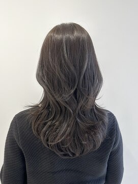 ムード(MOOD,) ダークアッシュ/ミディアムレイヤーカット/大人ガーリー/銀座