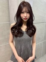 アケミ(akemi)&nbsp;柔らか質感の小顔レイヤーロング